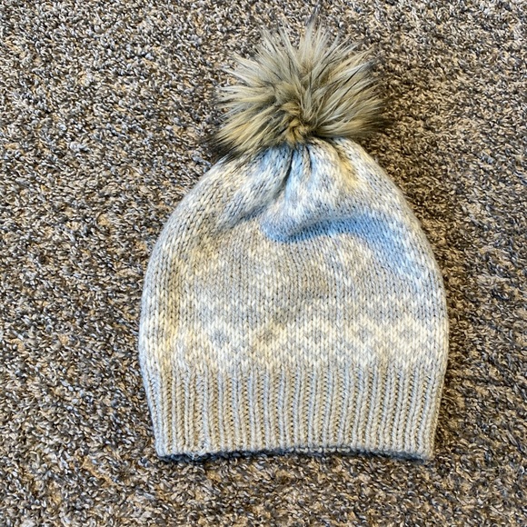 BOGO Hollister Pom Pom Toque - Picture 3 of 6
